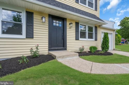 23 Wellington Pl, Burlington NJ  08016-3329 exterior