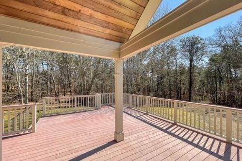 3 Bassett Wood Rd, Harwich MA 02645-2470 exterior