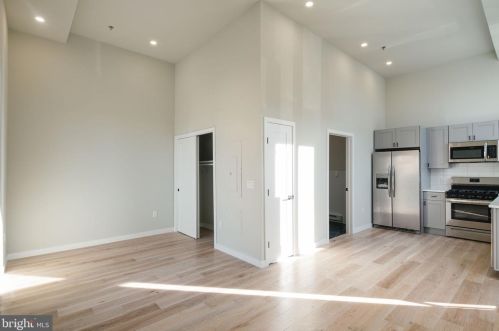 1501 5th St, Philadelphia, PA 19147-6506