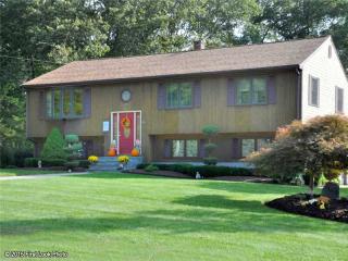 58 Kenny Dr, Tiverton, RI 02878-3116