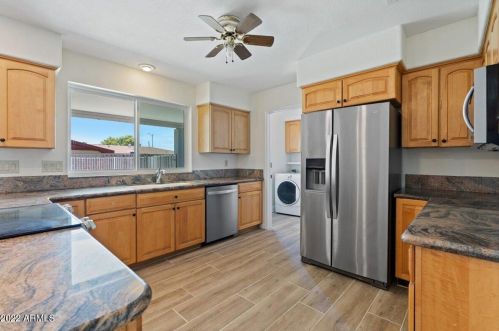 2165 Eugie Ave, Phoenix AZ 85029-1614 exterior