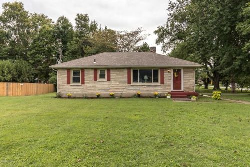 10017 3rd Street Rd, Louisville, KY 40272-2805