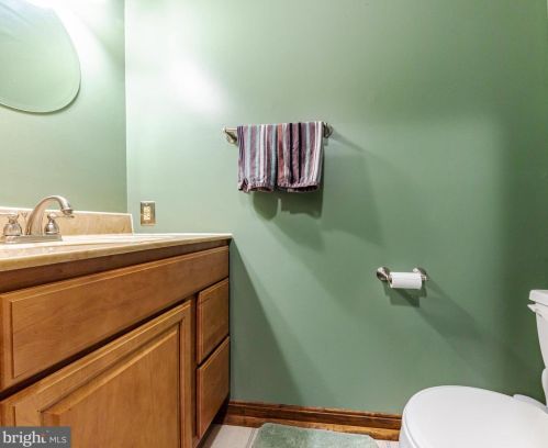 34 Pelham Dr, West Deptford NJ 08051-1736 exterior