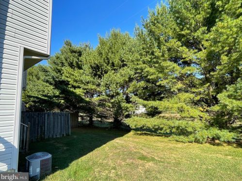 8 Coachlight Dr, Erial NJ 08081-5609 exterior