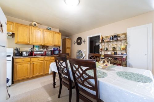 143 Lowell St, Methuen MA 01844-6825 exterior