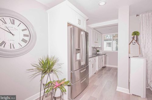 609 Allengrove St, Philadelphia, PA 19120-2105