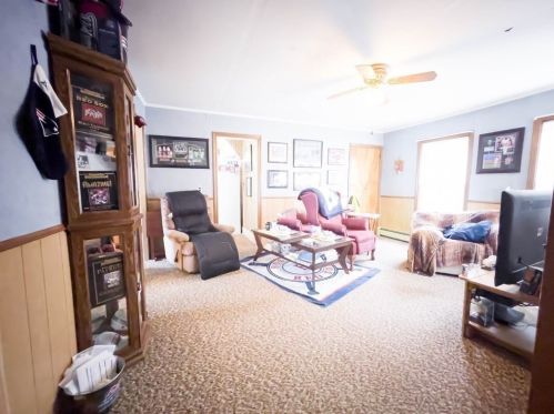 296 Hamlet St, Fall River MA 02724-3340 exterior