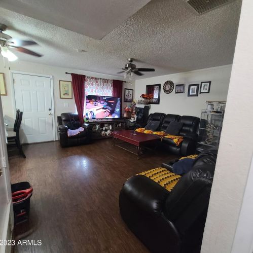 2026 Alta Vista Rd, Phoenix AZ  85041-5445 exterior