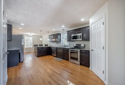 123 Pleasant Vly St, Methuen MA 01844-7227 exterior