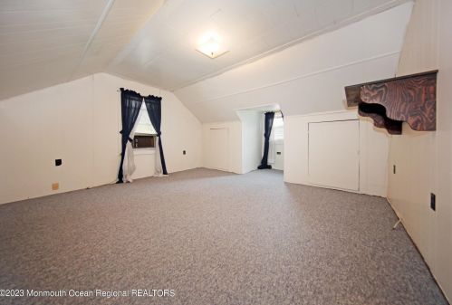 65 Little Silver Pkwy, Little Silver NJ 07739-1118 exterior