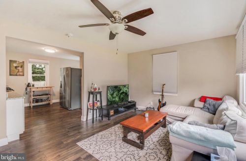 703 Washington Ave, West Deptford NJ 08096-1035 exterior