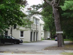 51 Hampshire St, Newton, MA 02465-2934