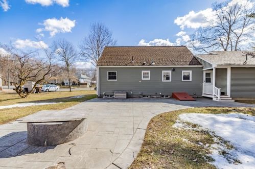 163 Florida Dr, Agawam MA 01001-3516 exterior