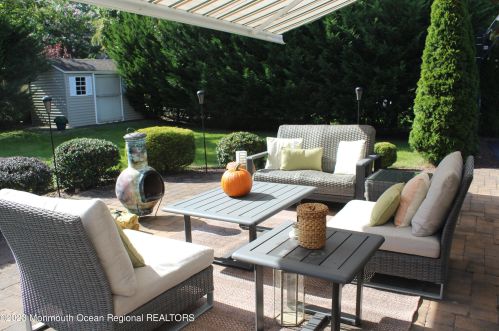 90 Lovett Ave, Little Silver NJ 07739-1403 exterior