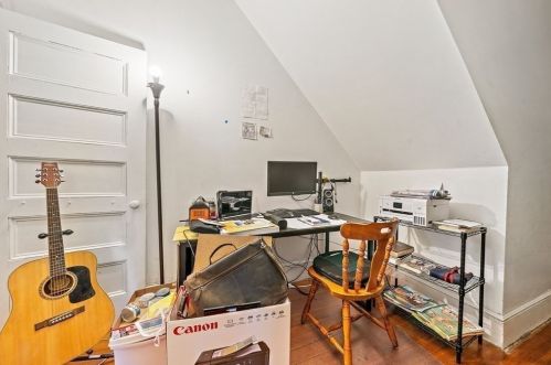 2 Town Hill St, Quincy MA 02169-6417 exterior