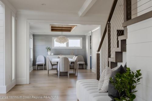 670 Little Silver Point Rd, Little Silver NJ  07739-1737 exterior