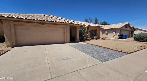 19802 3rd Ave, Phoenix AZ  85027-4440 exterior