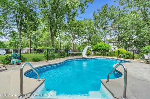 12 Swallow Tail Ct, Jackson Twp NJ 08527-2872 exterior