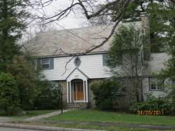 293 Dedham St, Newton, MA 02461-2044