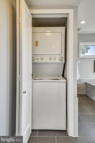 1525 Bay Dr, Shady Side MD exterior