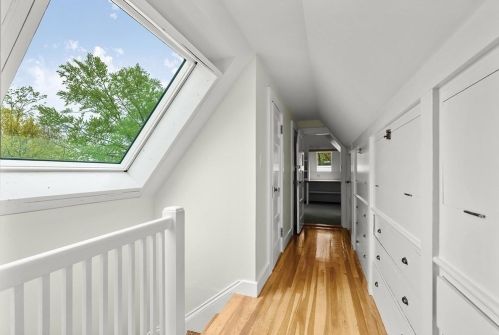 55 Farlow Rd, Newton MA 02458-2439 exterior