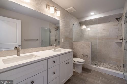 2147 Christian St, Philadelphia PA 19146-1209 exterior