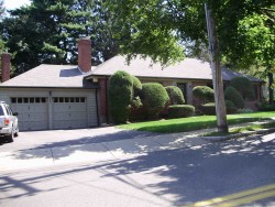 286 Dedham St, Newton, MA 02461-2045