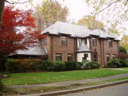 33 Manor House Rd, Newton, MA 02459-1519