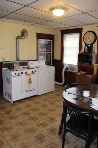 402 Grafton St, Worcester MA 01604-3818 exterior