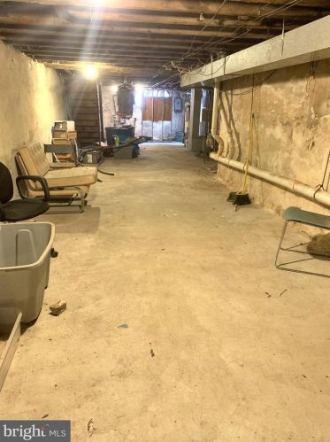 2043 15th St, Philadelphia PA 19121-2301 exterior