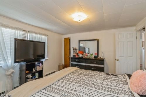 54 Meacham St, Belleville NJ 07109-1935 exterior