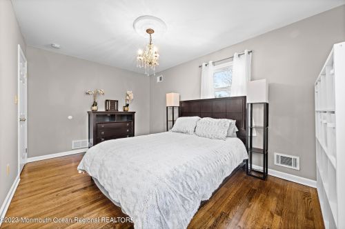 450 Branch Ave, Little Silver NJ  07739-1111 exterior