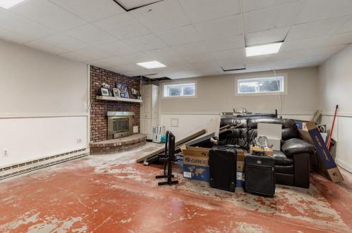 6 Amanola Ave, Worcester MA 01604 exterior