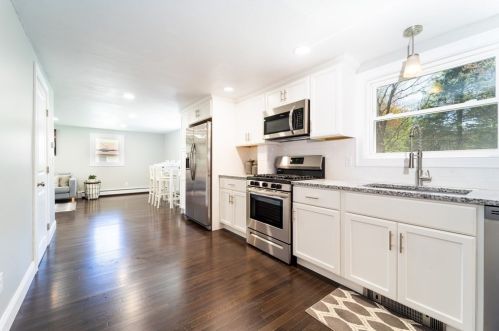 4 Birch Ave, Taunton MA  02718-1403 exterior