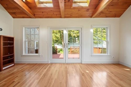 9 Independence Ln, Hingham MA exterior