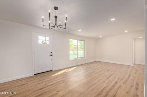 2230 Cambridge Ave, Phoenix AZ  85006-1310 exterior