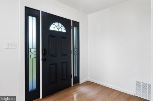 68 Randall Rd, Princeton NJ  08540-3610 exterior