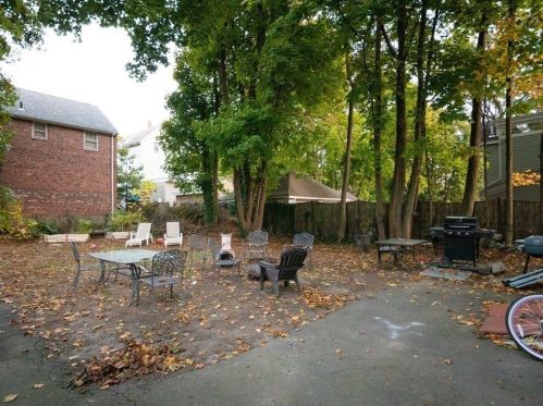 27 Barry St, Quincy MA 02169-1603 exterior