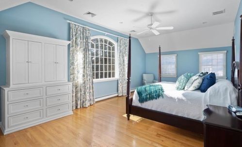 8 Captain Thomson Ln, Hingham MA 02043-3459 exterior