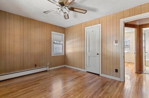 83 Litchfield Ave, Dracut MA 01826-2565 exterior