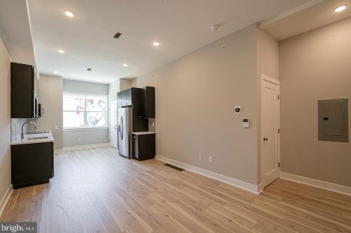 1946 6th St, Philadelphia PA  19122-2104 exterior