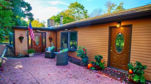 180 Hope St, Seekonk MA 02771-3001 exterior