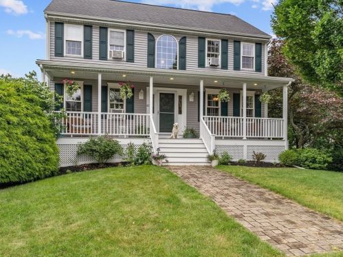 80 Rosewood Rd, Fall River, MA 02726-3933