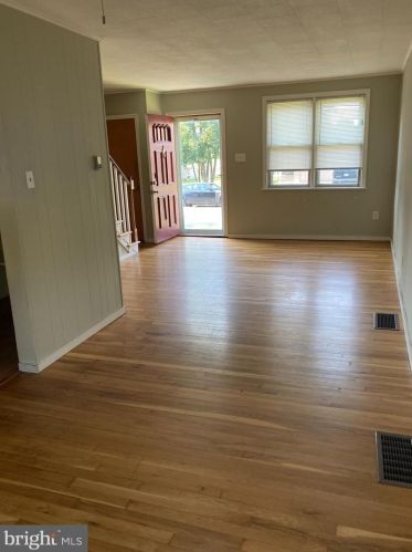 448 Thomson Ave, West Deptford, NJ 08066-1643