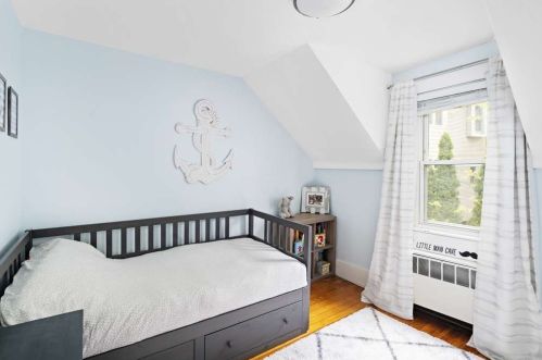 34 Thurston Rd, Newton MA 02464-1244 exterior