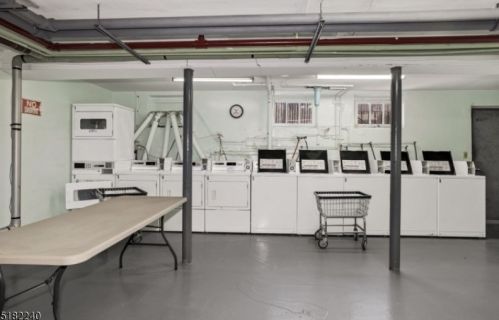 476 Joralemon St, Belleville NJ 07109-1858 exterior