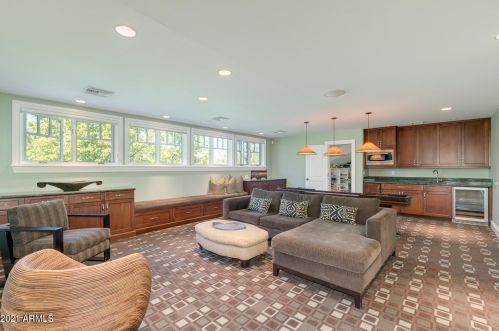 5621 Calle Camelia, Phoenix AZ 85018-4617 exterior