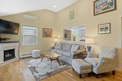 2 Uncle Zlotis Rd, Chatham MA 02633-1595 exterior