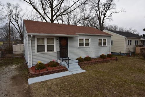 4204 Broadmoor Ct, Louisville, KY 40218-3304