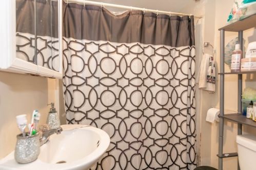 56 Lake St, Lawrence MA 01841-3012 exterior